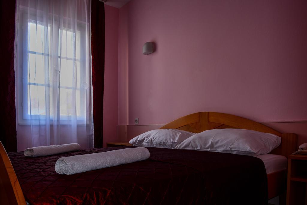 Hotel Art 2*